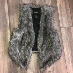 Grey Faux Fur Vest 🌪